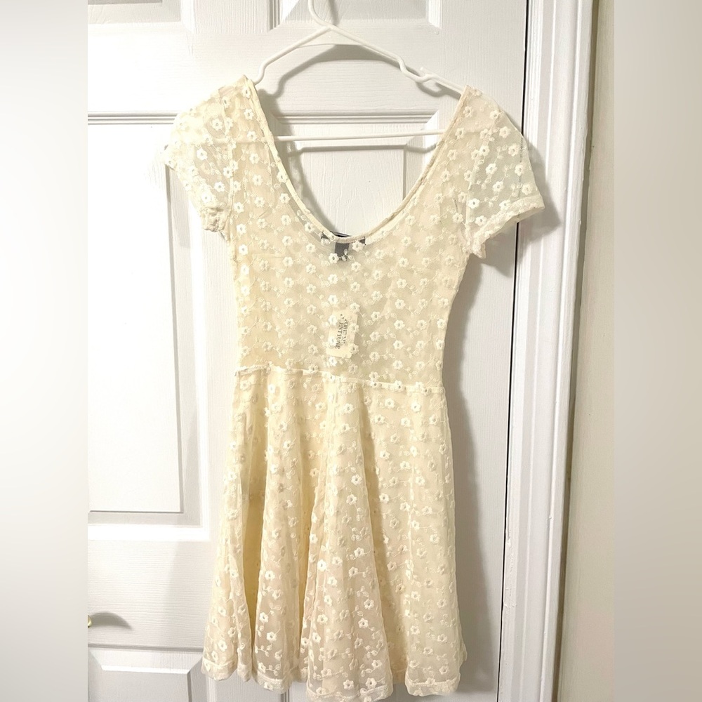 Mini Net Back Dress with Flowers - Picture 3 of 3